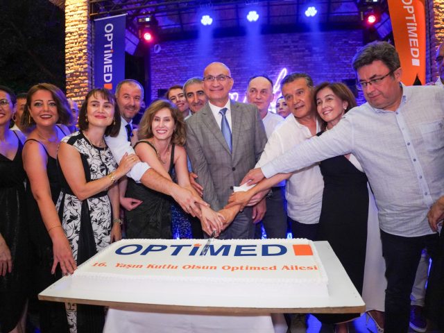 Optimed 16 Yaşında